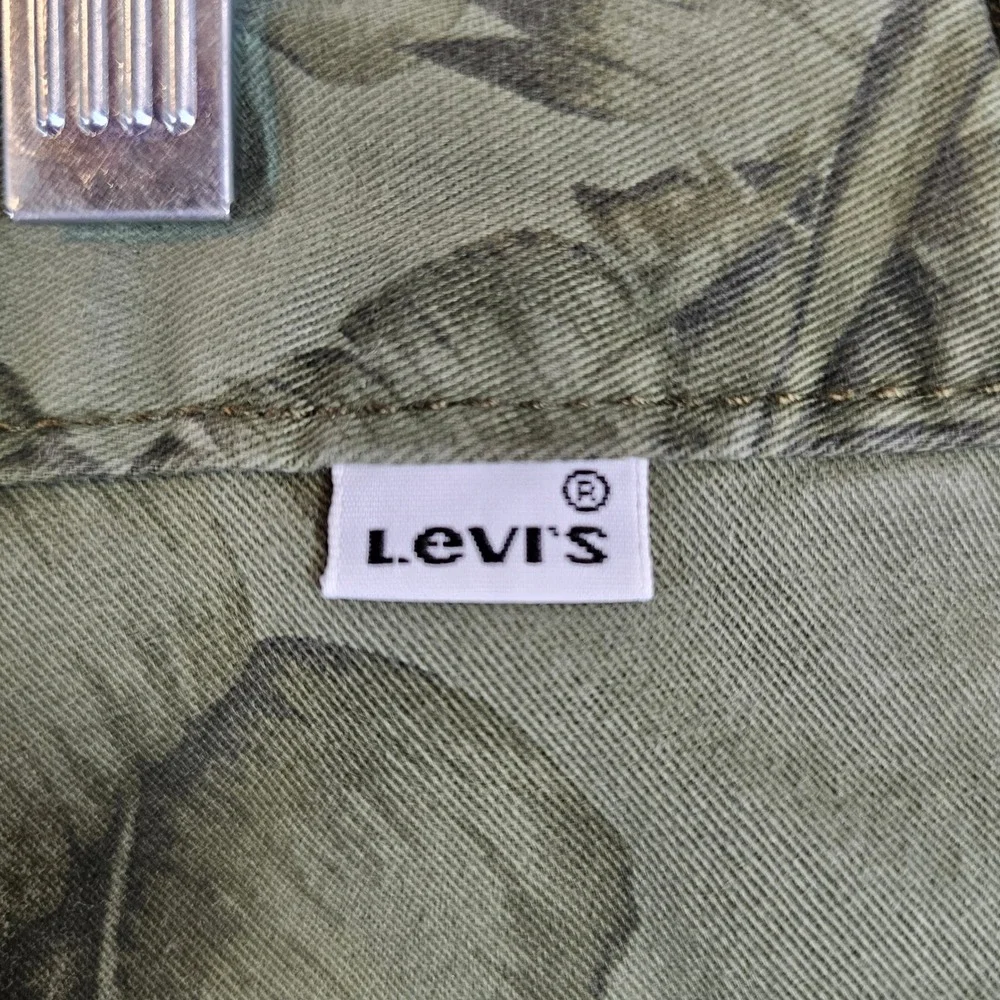 Levi's Men's‎ Olive Green Tropical Leaf Floral Chino Shorts Size 31